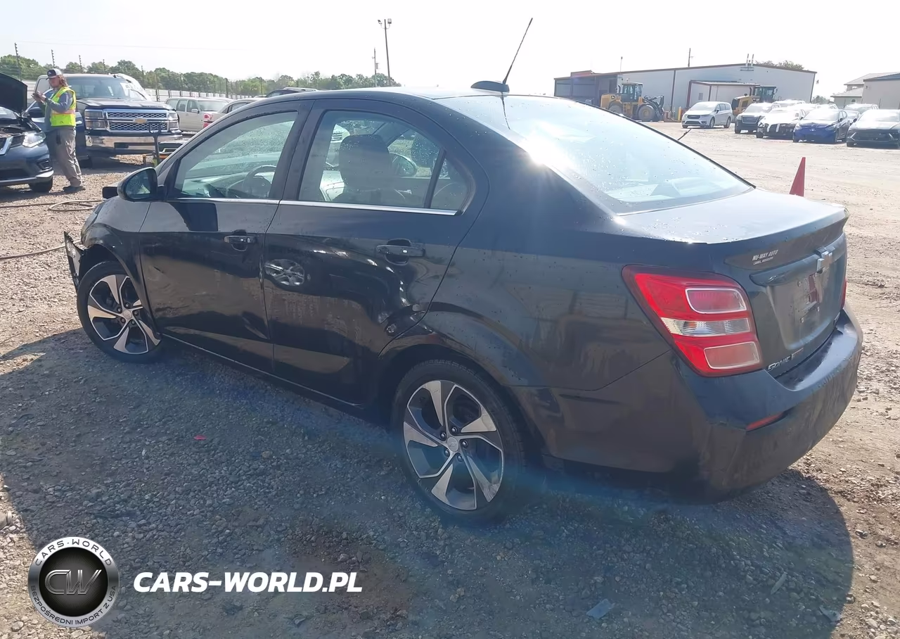2018 Chevrolet Sonic Premier Auto VIN:1G1JF5SB9J4135768 - 3