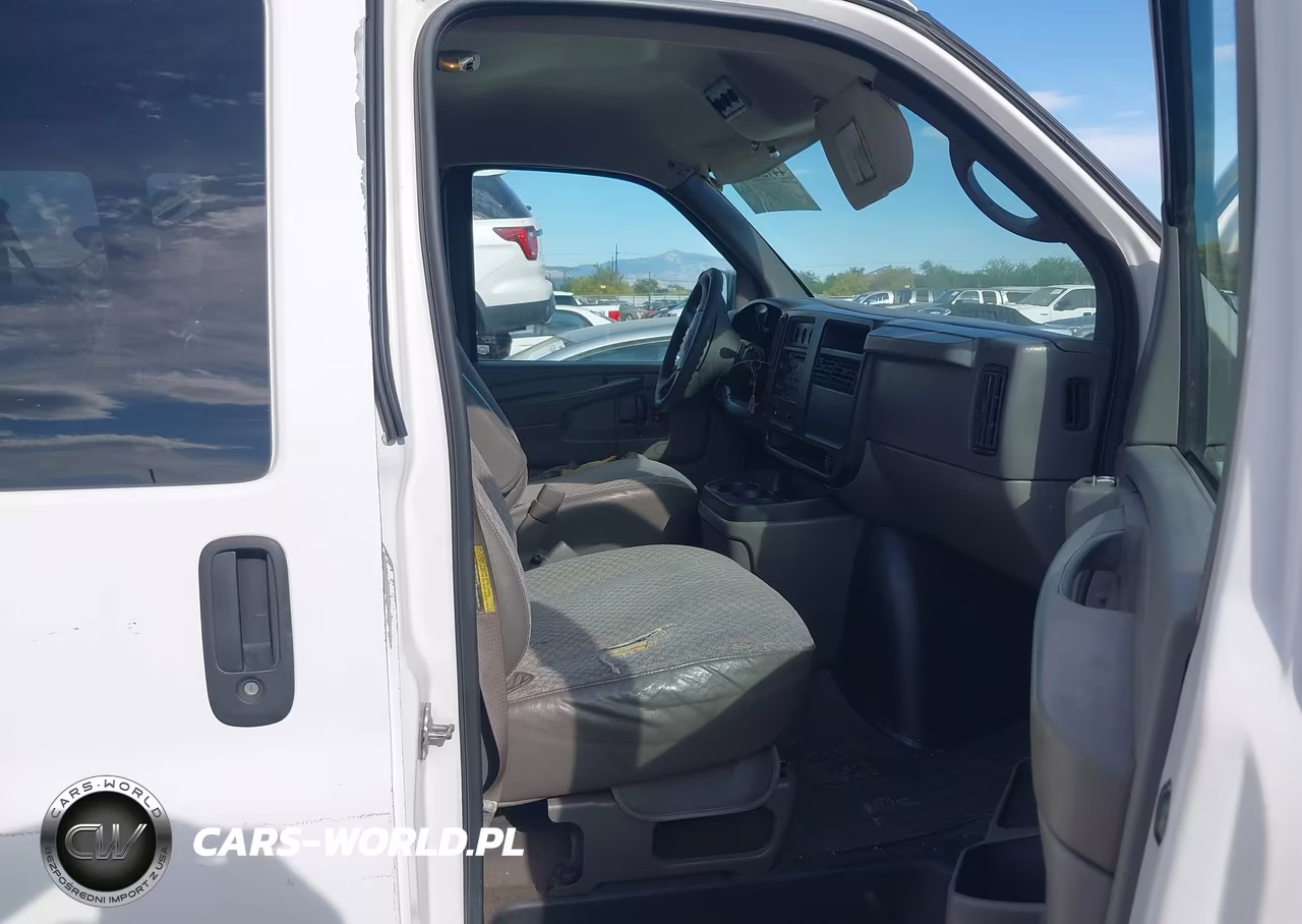2004 Chevrolet Express VIN:1GAHG39U041173242 - 5