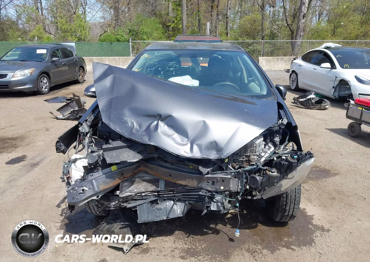 2013 Toyota Prius C Two VIN:JTDKDTB37D1550740 - 13
