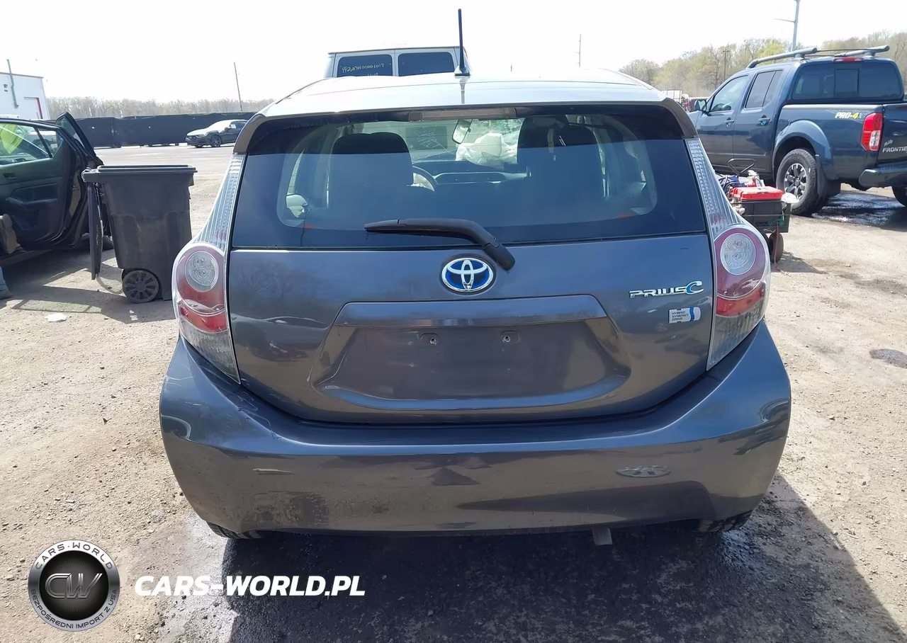 2013 Toyota Prius C Two VIN:JTDKDTB37D1550740 - 17
