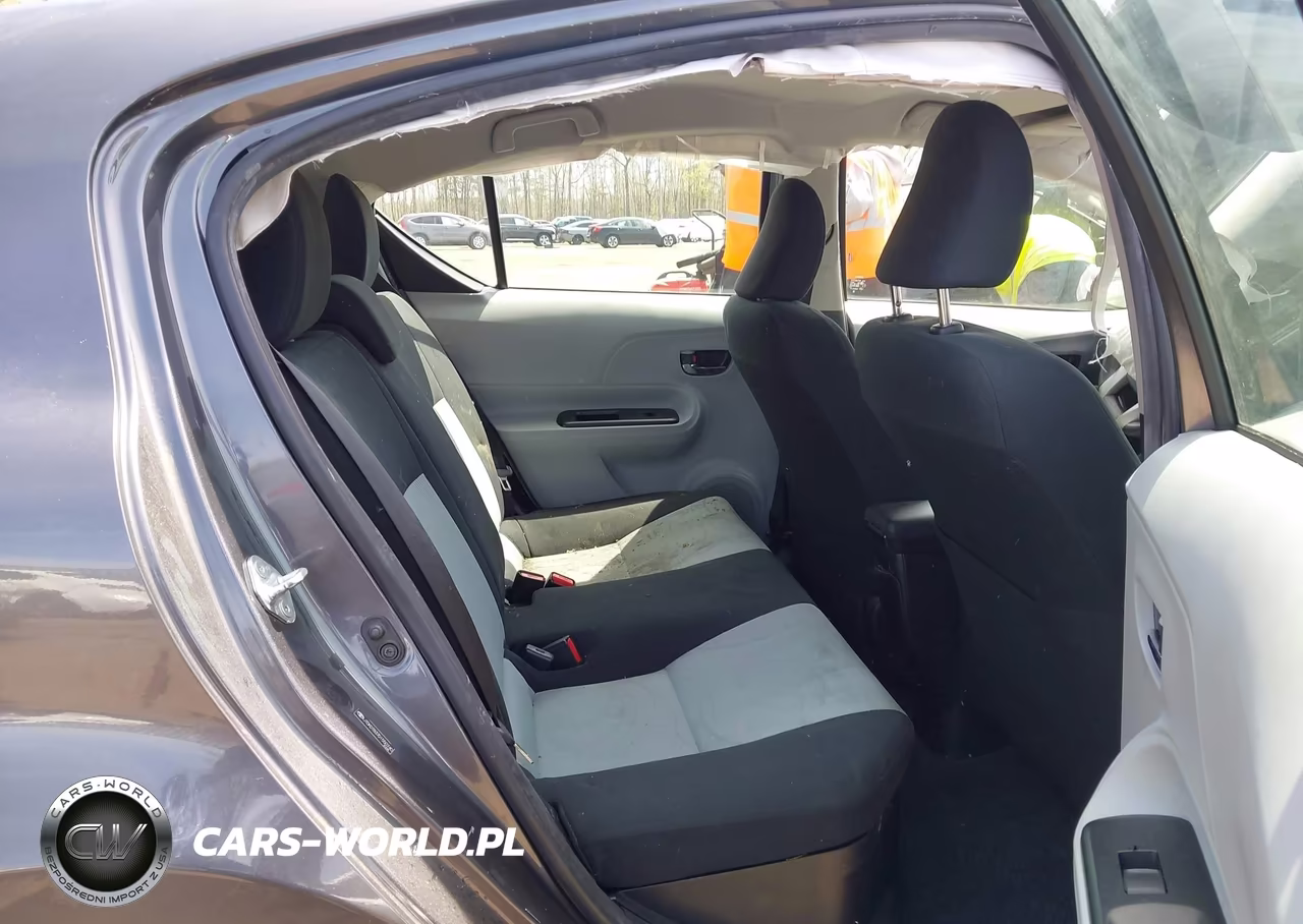 2013 Toyota Prius C Two VIN:JTDKDTB37D1550740 - 8
