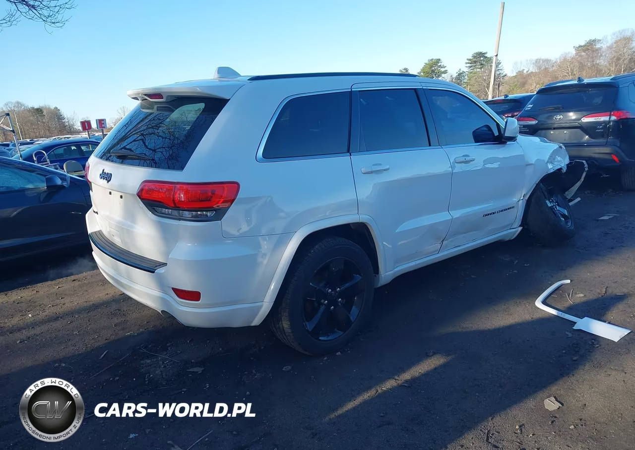 2014 Jeep Grand Cherokee Altitude VIN:1C4RJFAG1EC527327 - 4