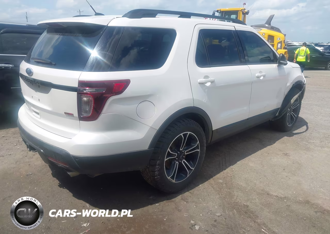2015 Ford Explorer Sport VIN:1FM5K8GT1FGA19053 - 4