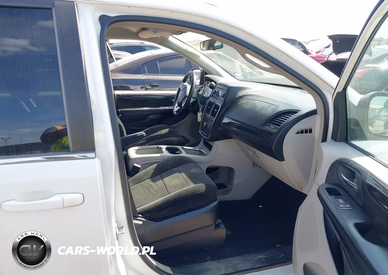 2012 Dodge Grand Caravan Crew VIN:2C4RDGDGXCR206190 - 5
