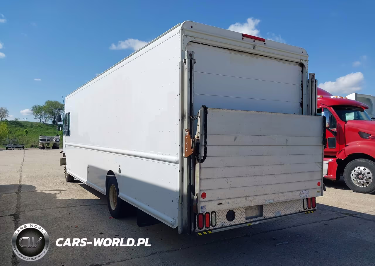 2014 Freightliner Chassis M Line Walk-In Van VIN:4UZAC3DV2ECFW4532 - 3