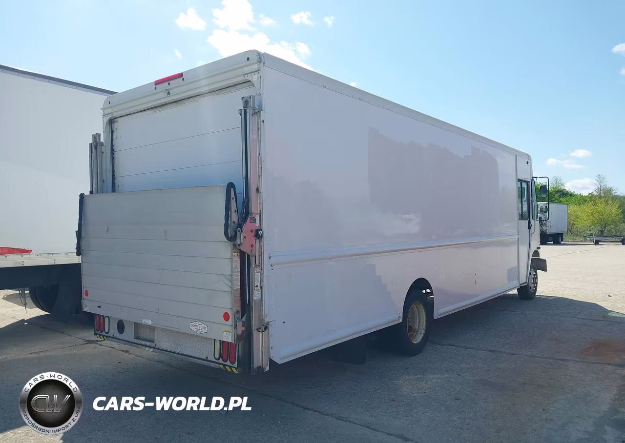 2014 Freightliner Chassis M Line Walk-In Van VIN:4UZAC3DV2ECFW4532 - 4