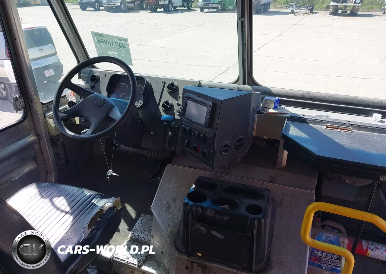 2014 Freightliner Chassis M Line Walk-In Van VIN:4UZAC3DV2ECFW4532 - 8
