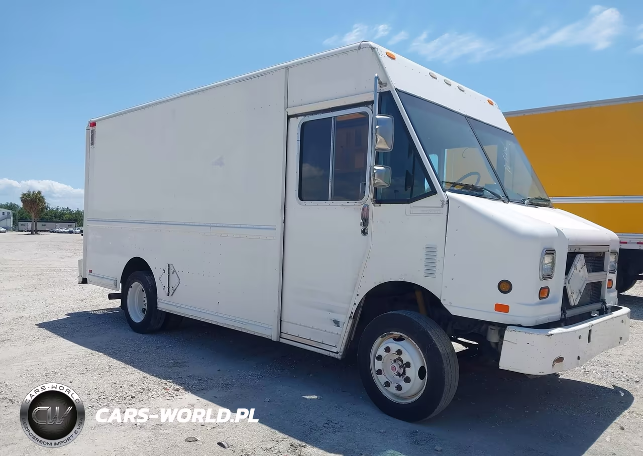 2000 Freightliner Chassis M Line Walk-In Van