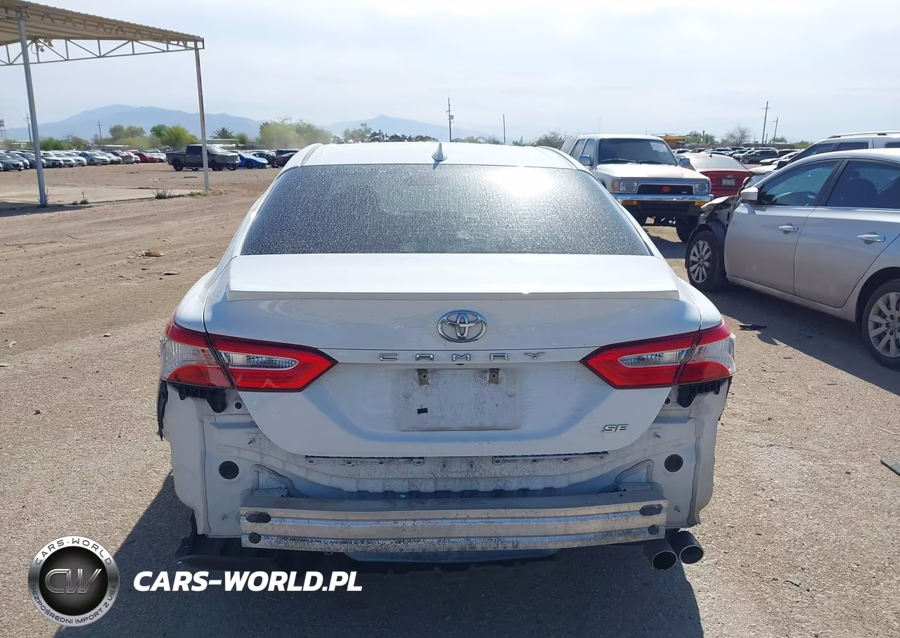 2020 Toyota Camry Se VIN:4T1G11AKXLU881834 - 17