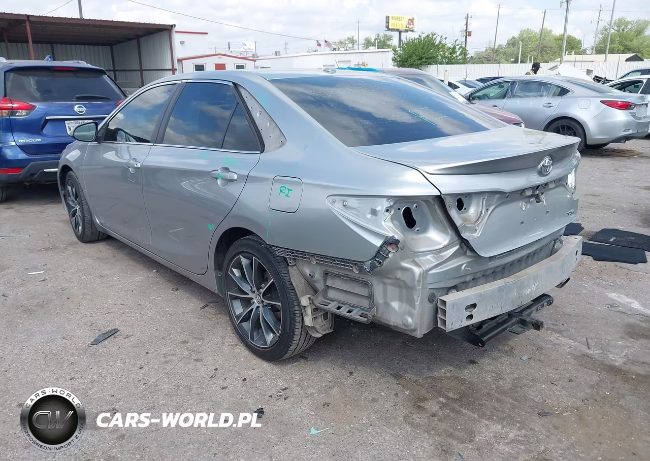 2015 Toyota Camry Xse VIN:4T1BF1FK0FU990151 - 3