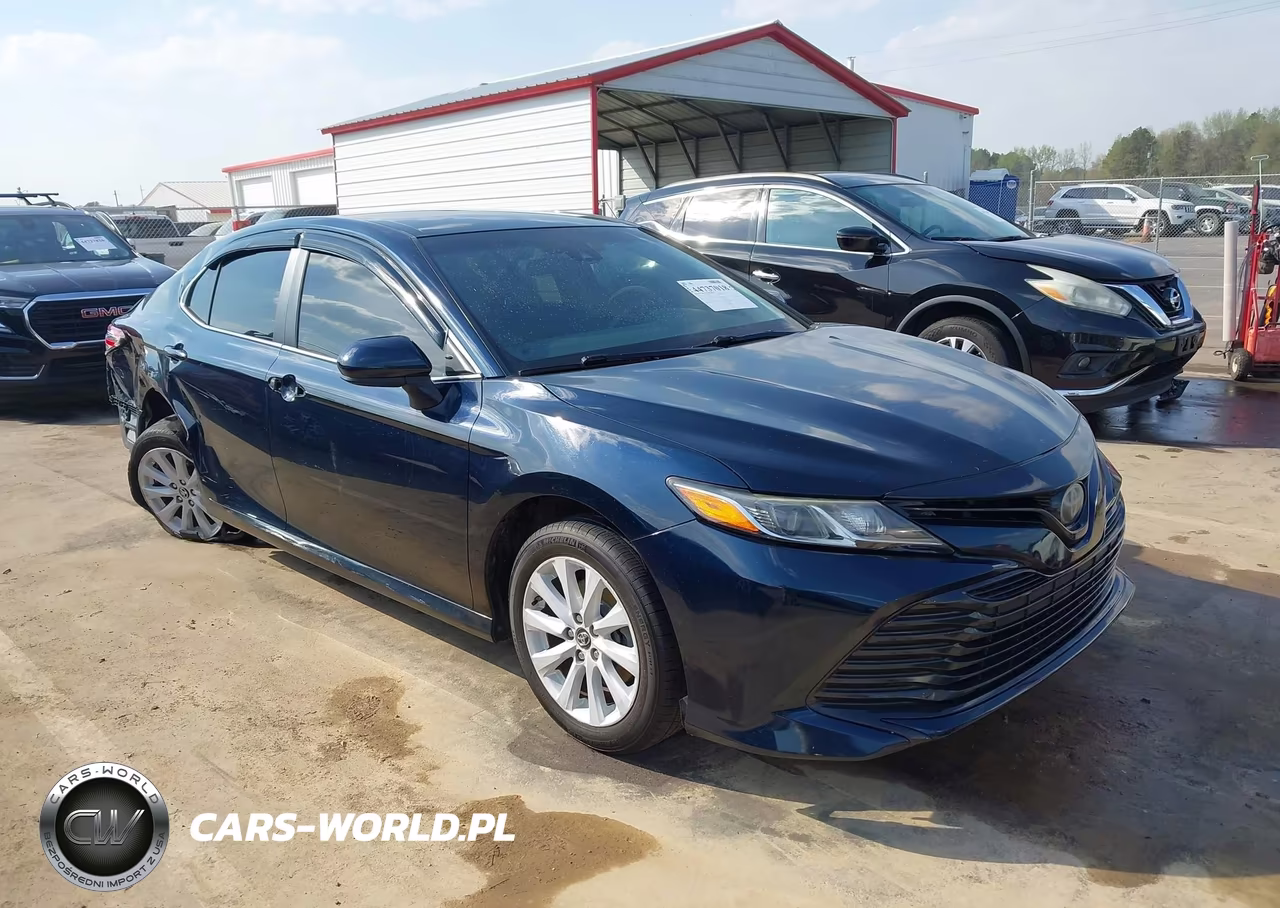 2018 Toyota Camry Le – zdjęcie 1 z 16