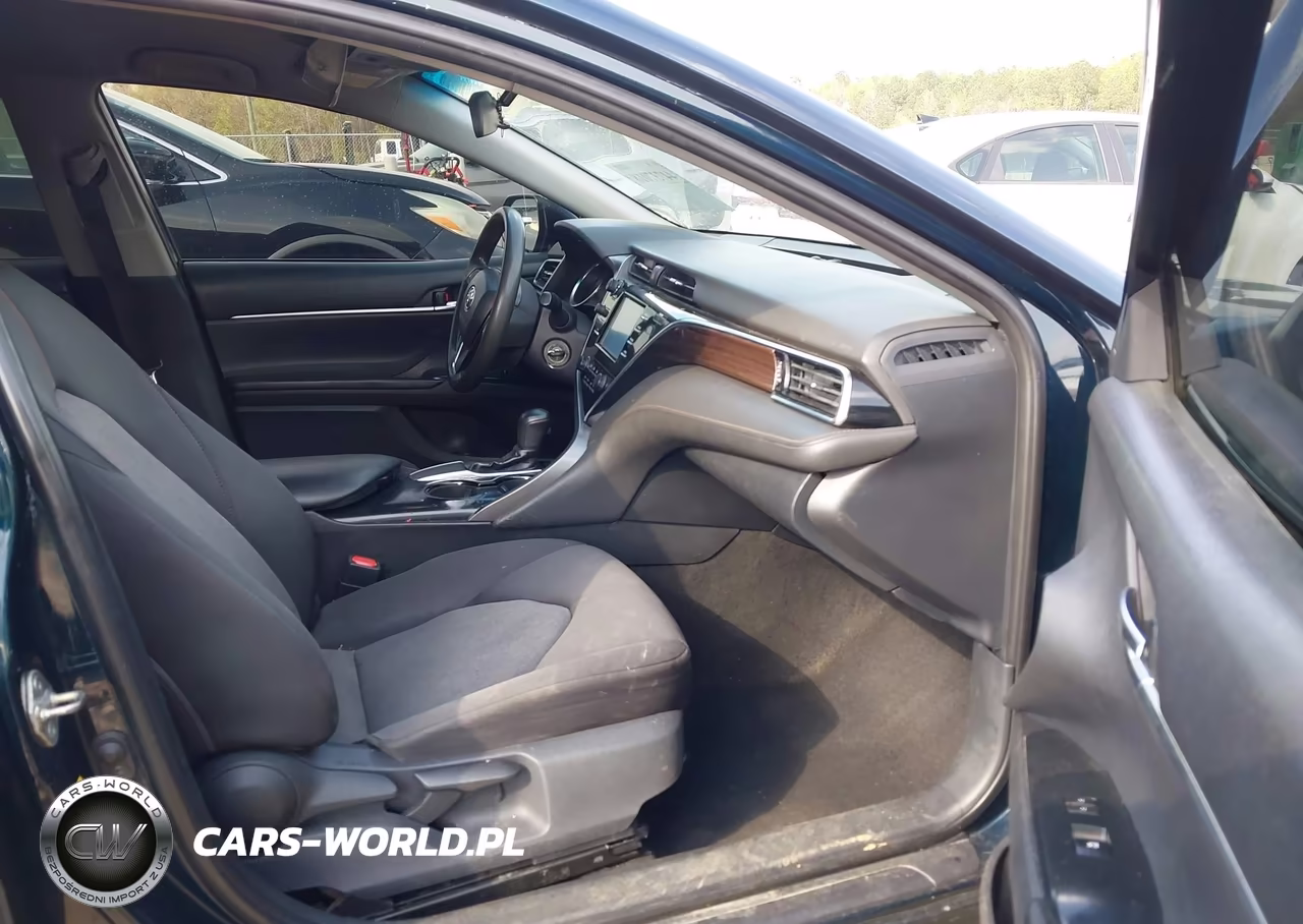 2018 Toyota Camry Le VIN:4T1B11HK7JU643145 - 5