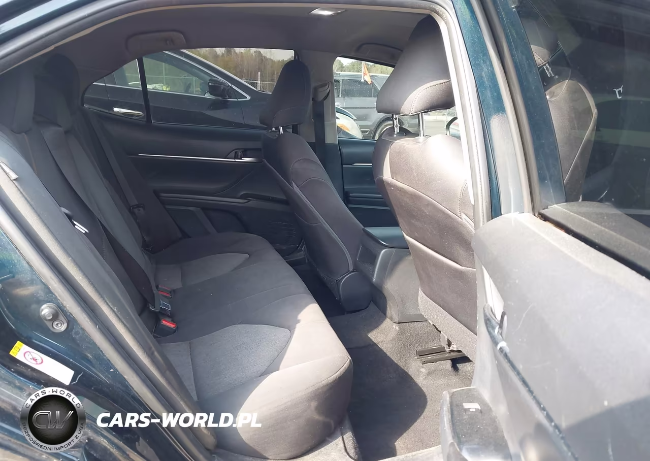 2018 Toyota Camry Le VIN:4T1B11HK7JU643145 - 8
