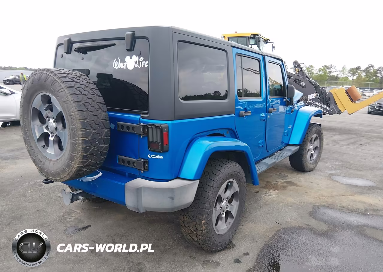 2016 Jeep Wrangler Unlimited Sahara VIN:1C4BJWEG1GL258020 - 4