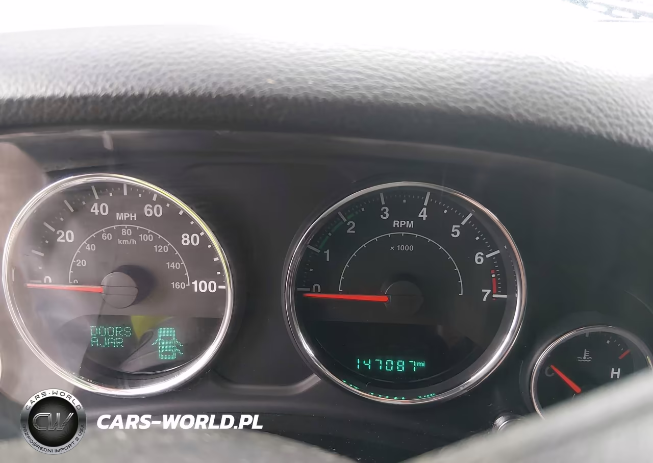 2016 Jeep Wrangler Unlimited Sahara VIN:1C4BJWEG1GL258020 - 7