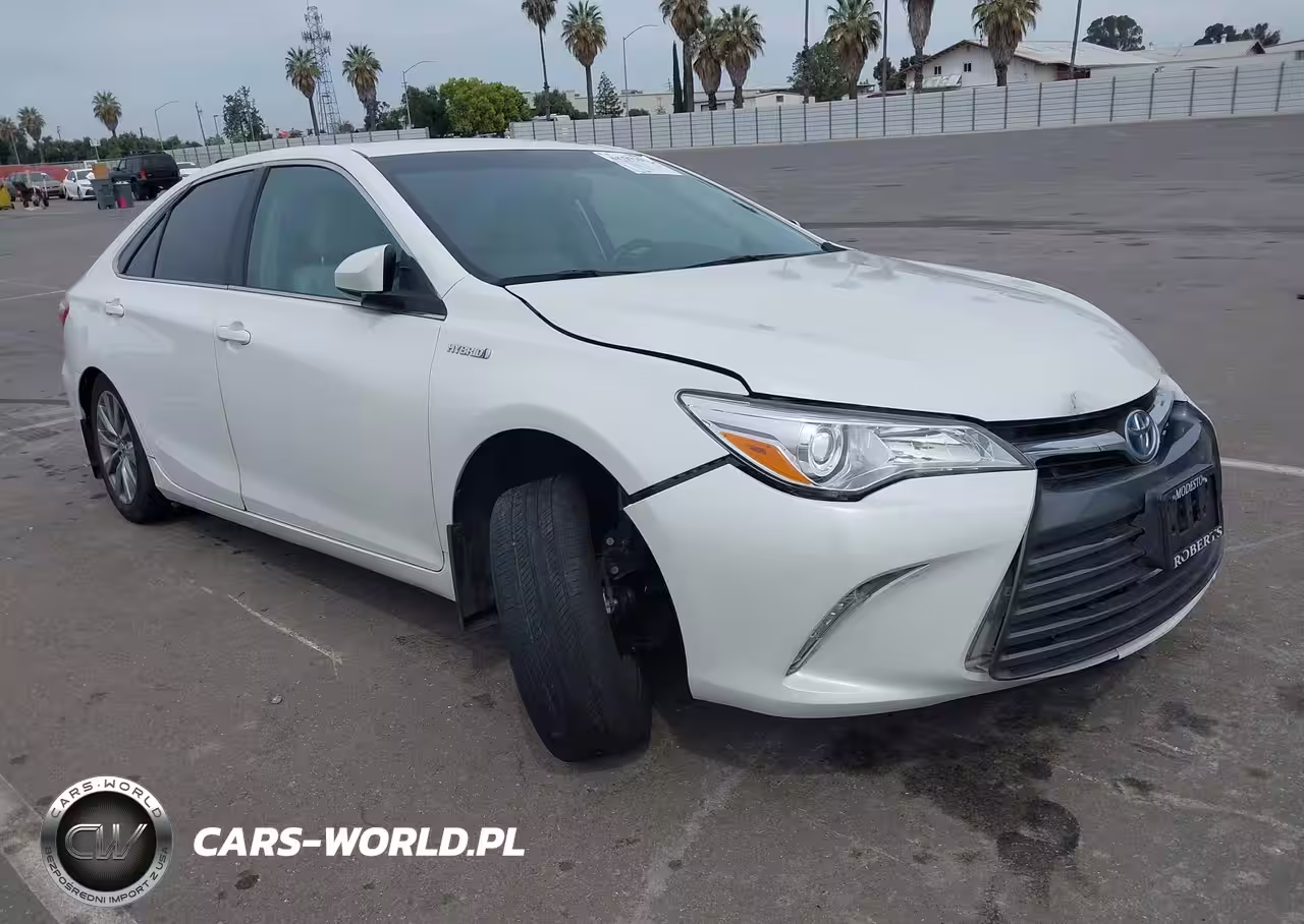 2015 Toyota Camry Hybrid Xle