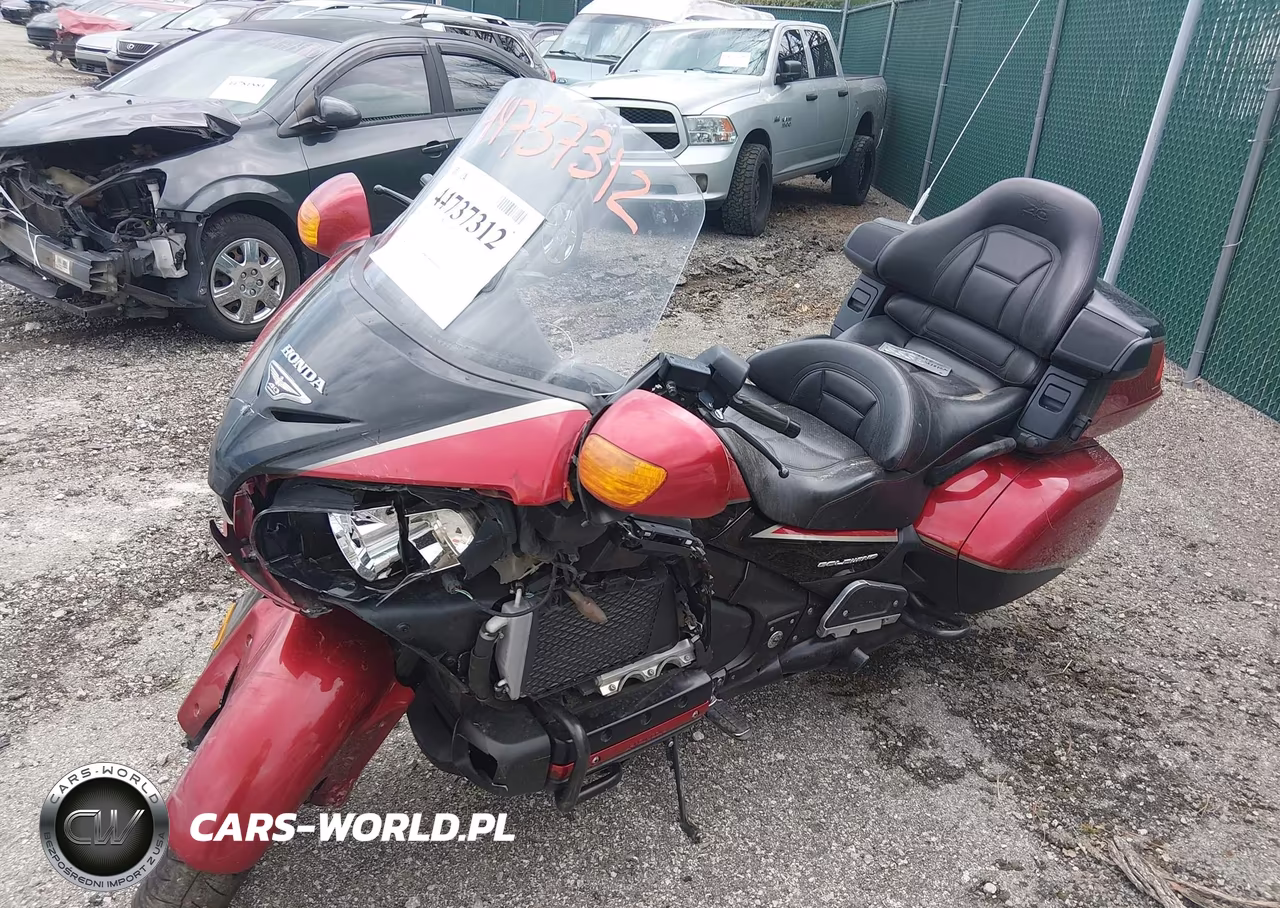2015 Honda Gl1800 VIN:JH2SC68W3FK100111 - 2