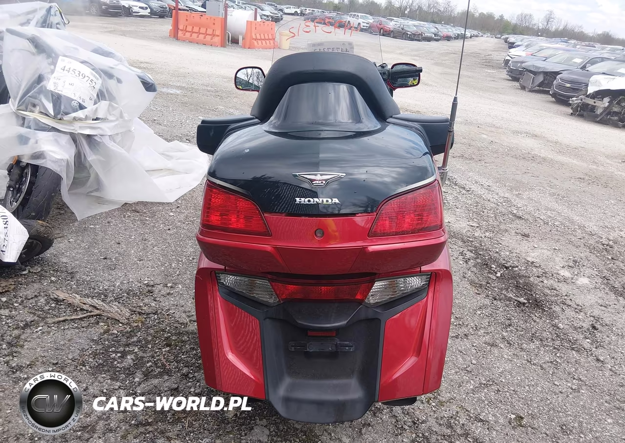 2015 Honda Gl1800 VIN:JH2SC68W3FK100111 - 6