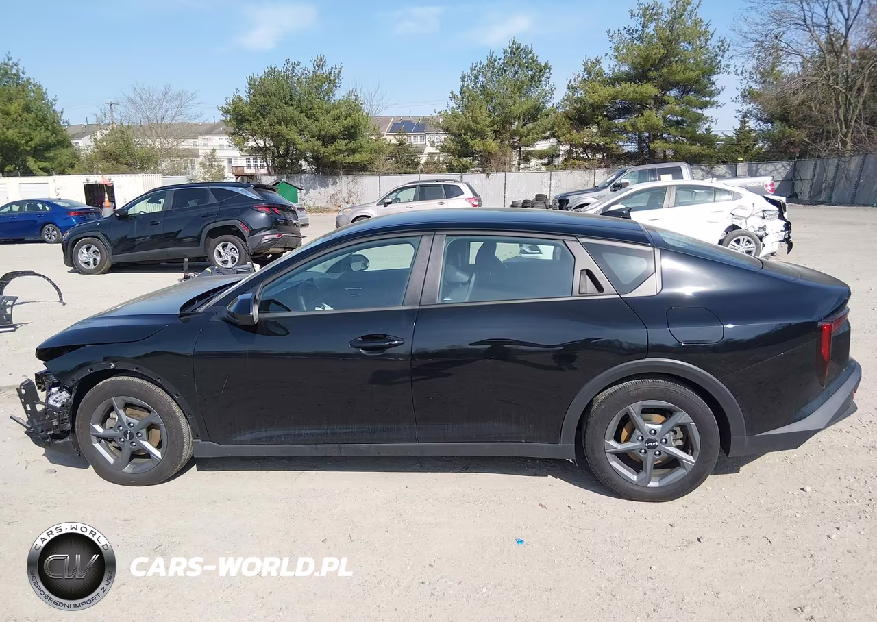 2025 Kia K4 Lxs VIN:3KPFT4DE6SE121494 - 14