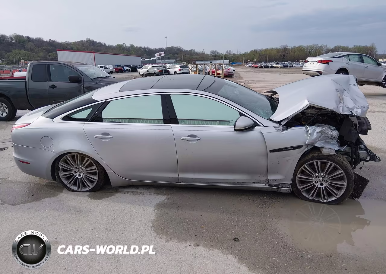 2012 Jaguar Xj Xjl Supercharged VIN:SAJWA2GE2CMV31834 - 12