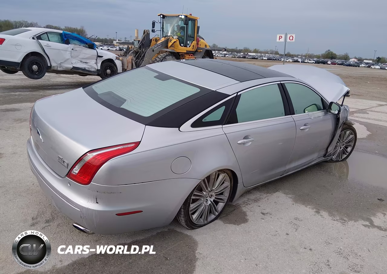2012 Jaguar Xj Xjl Supercharged VIN:SAJWA2GE2CMV31834 - 4