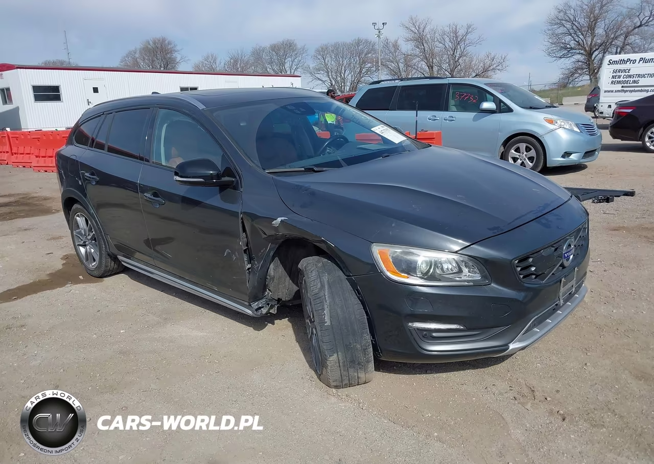 2015 Volvo V60 Cross Country T5 Platinum