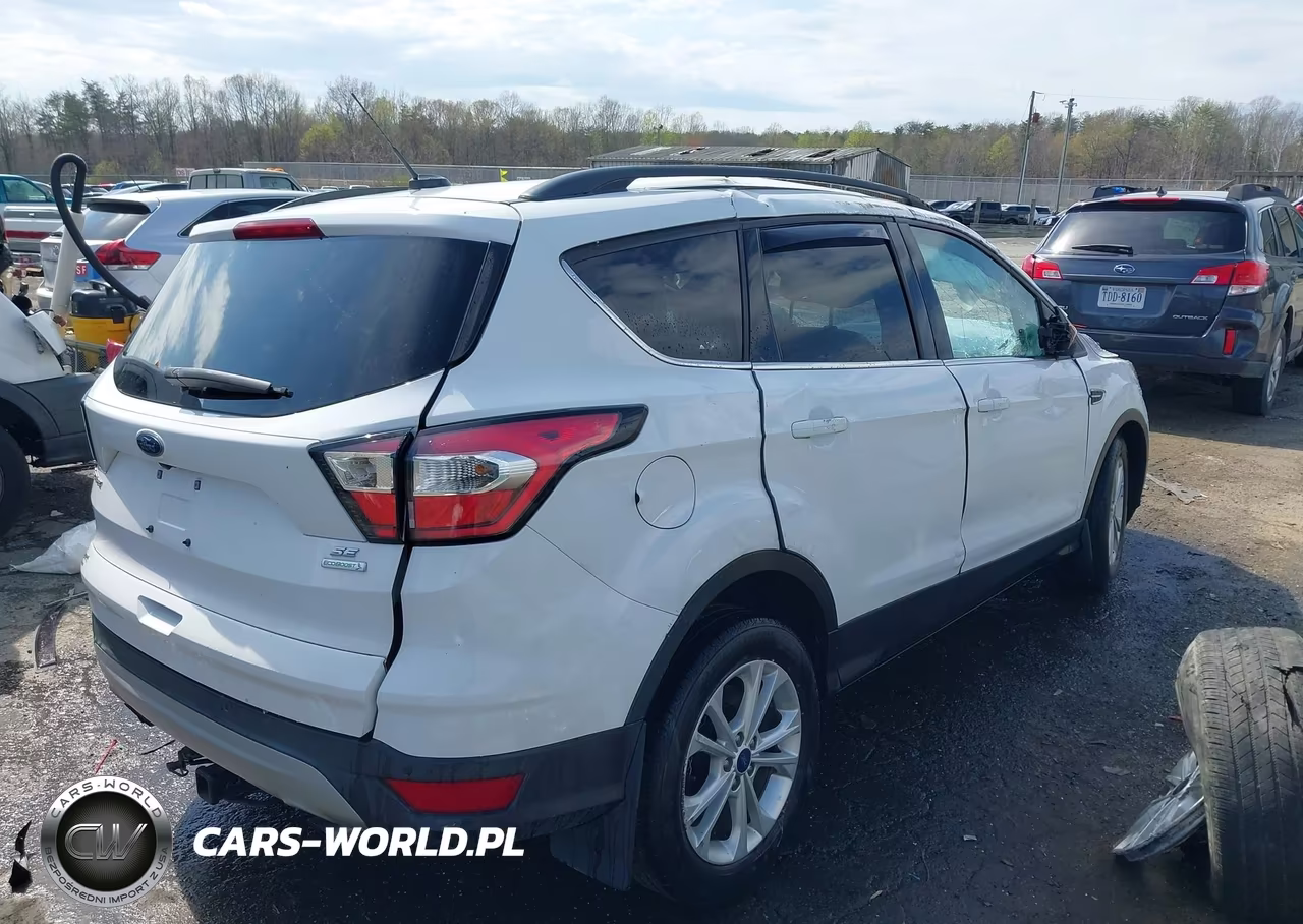 2017 Ford Escape Se VIN:1FMCU0GD4HUD16348 - 4