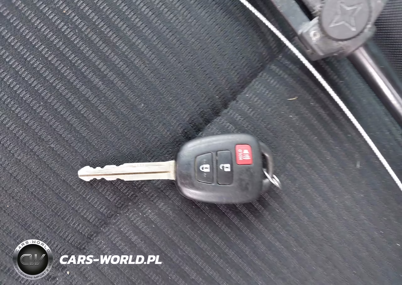 2017 Toyota Rav4 Le VIN:2T3BFREV2HW677915 - 11