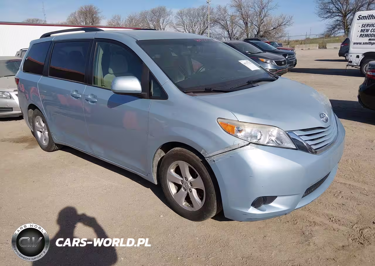 2015 Toyota Sienna Le 8 Passenger