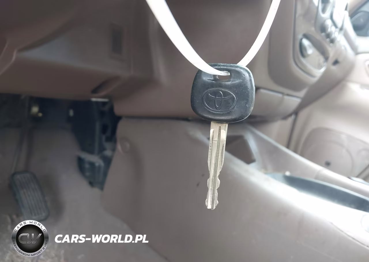 2002 Toyota Sequoia Limited V8 VIN:5TDZT38A72S099607 - 11