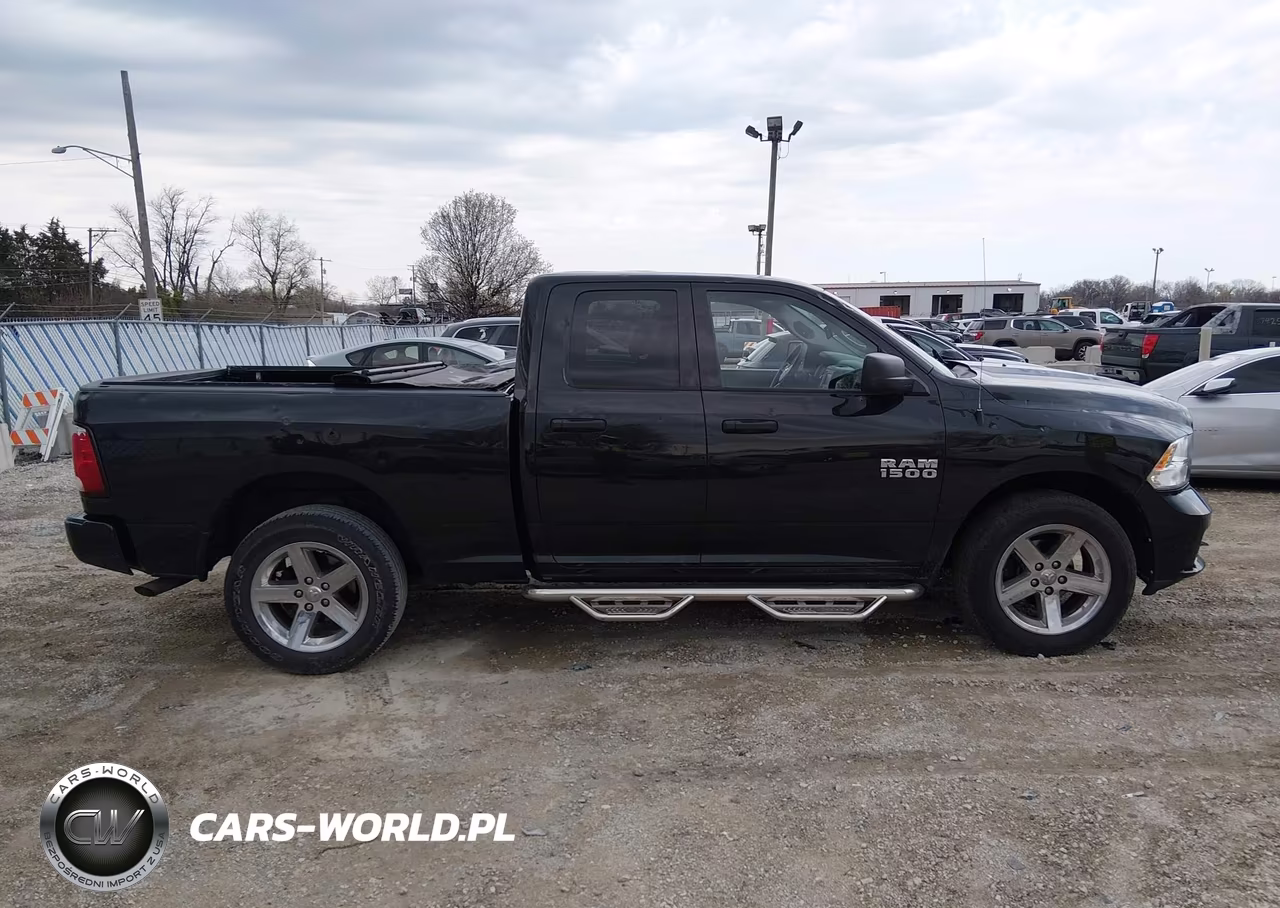 2018 Ram 1500 Express 4X4 6'4 Box VIN:1C6RR7FG8JS253624 - 13