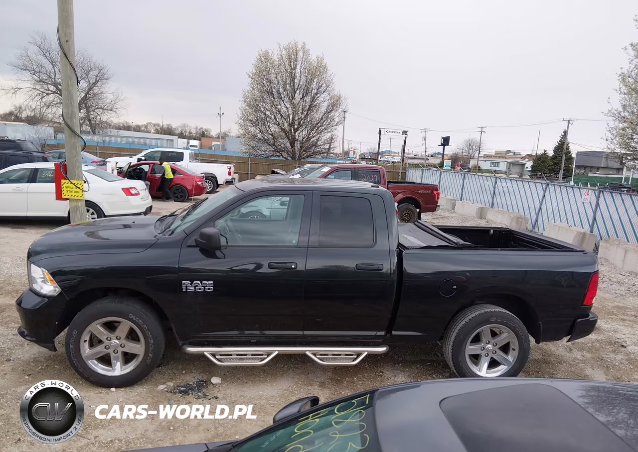 2018 Ram 1500 Express 4X4 6'4 Box VIN:1C6RR7FG8JS253624 - 14