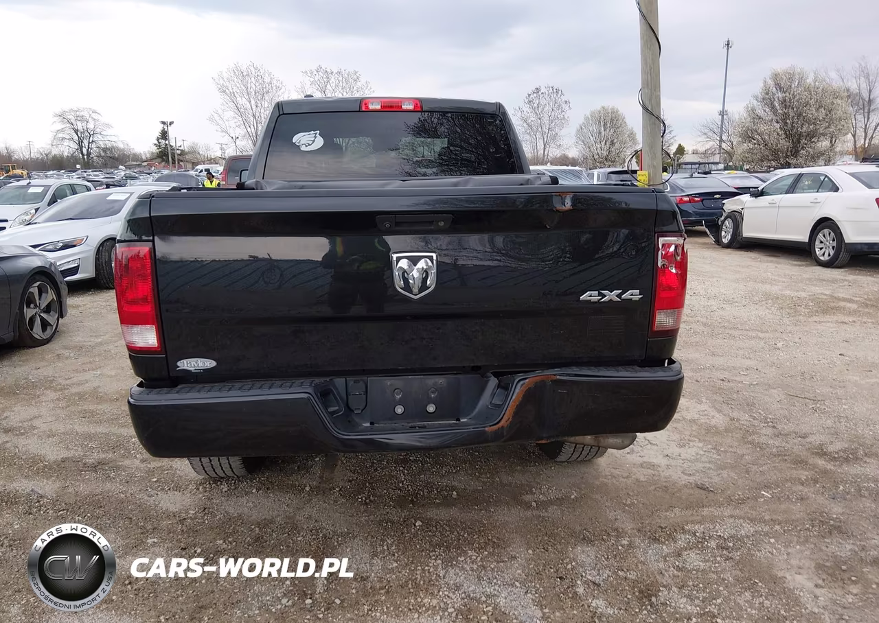 2018 Ram 1500 Express 4X4 6'4 Box VIN:1C6RR7FG8JS253624 - 16