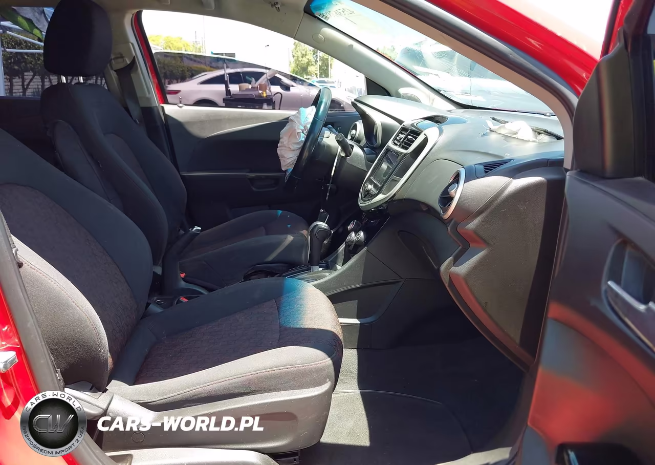 2018 Chevrolet Sonic Lt Auto VIN:1G1JD6SB9J4137399 - 5