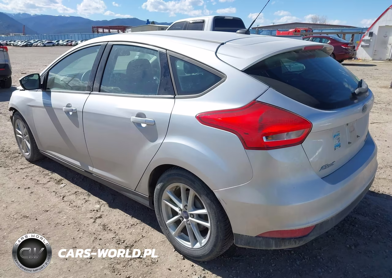 2015 Ford Focus Se VIN:1FADP3K25FL204559 - 3
