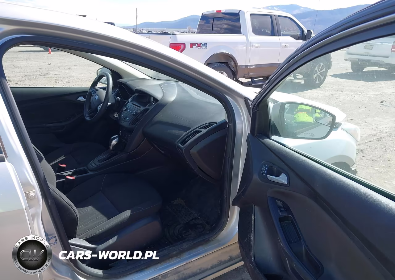 2015 Ford Focus Se VIN:1FADP3K25FL204559 - 5