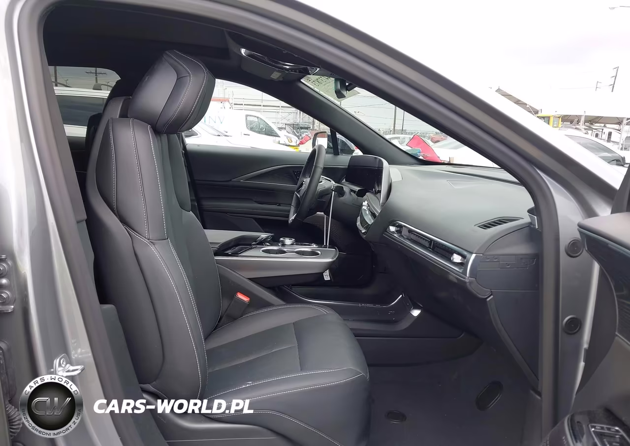 2025 Cadillac Lyriq Sport 1 Rwd VIN:1GYKPURL4SZ311366 - 5