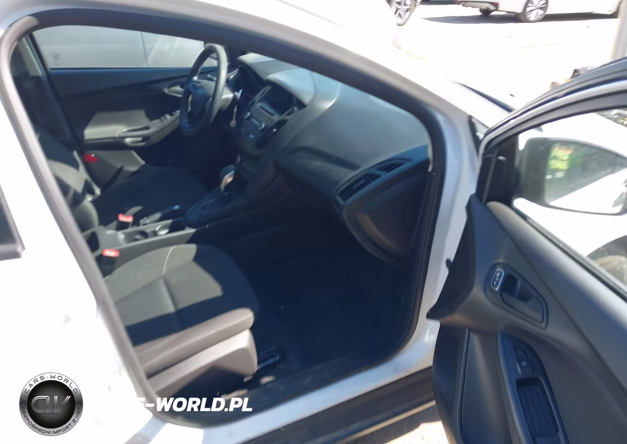 2016 Ford Focus S VIN:1FADP3E25GL253080 - 5