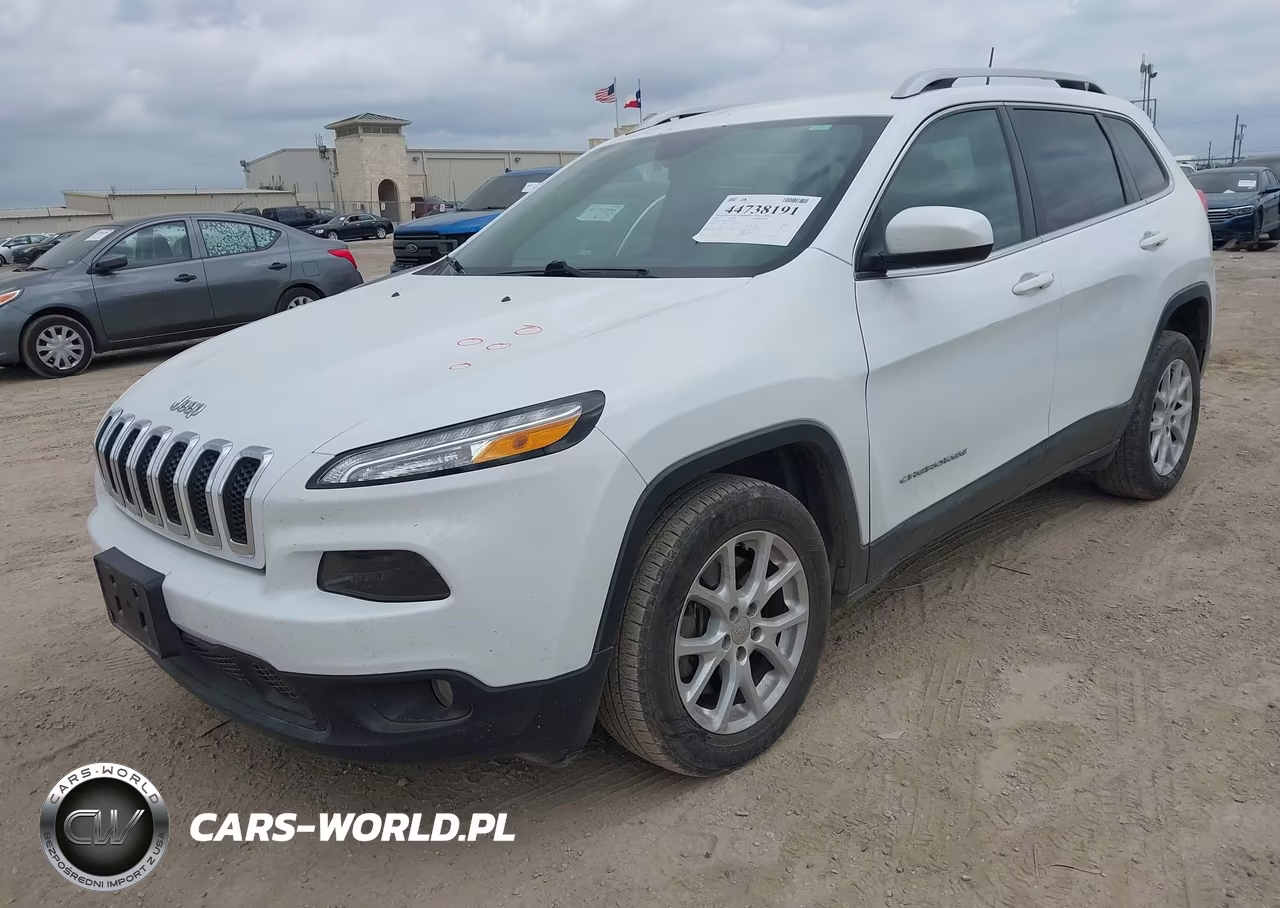 2017 Jeep Cherokee Latitude Fwd VIN:1C4PJLCS8HW535113 - 2