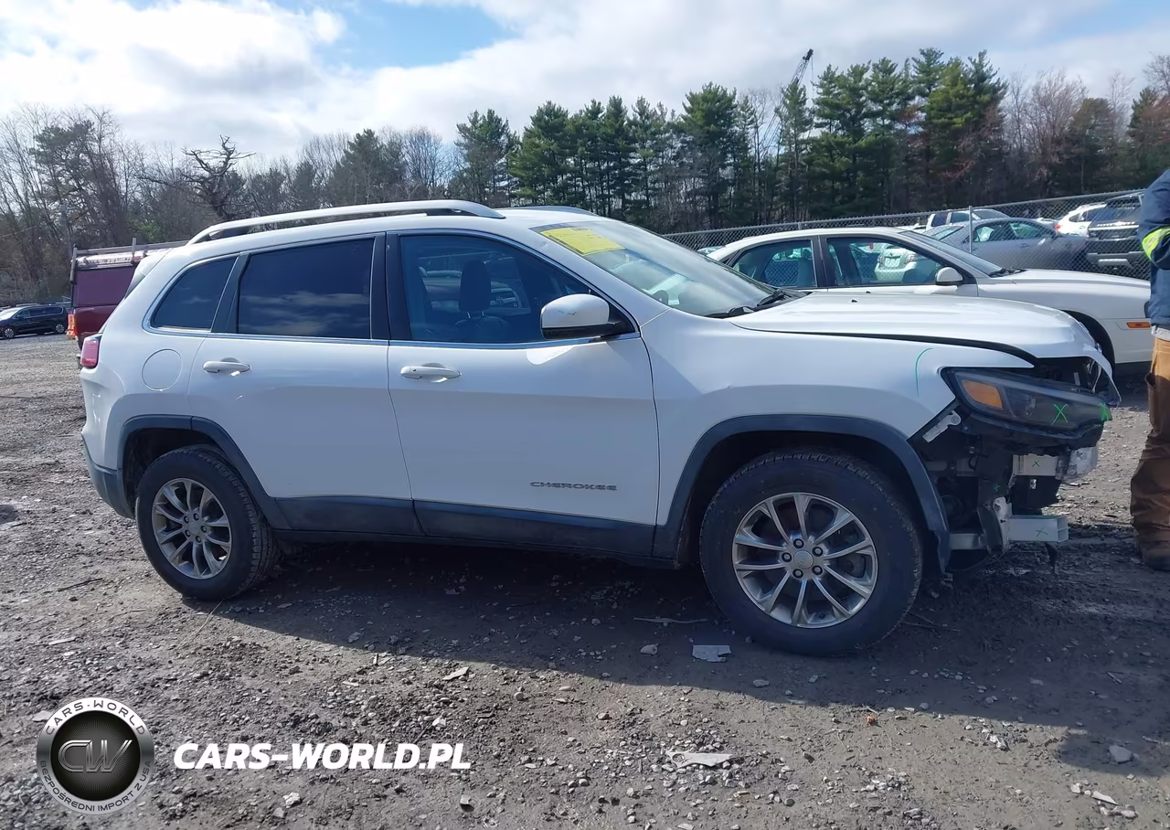 2019 Jeep Cherokee Latitude Plus 4X4 VIN:1C4PJMLB4KD295227 - 13