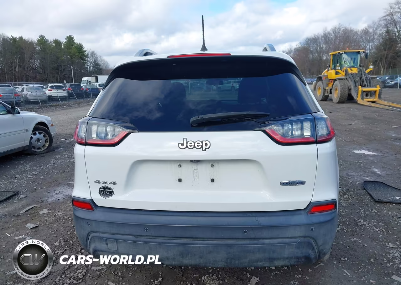 2019 Jeep Cherokee Latitude Plus 4X4 VIN:1C4PJMLB4KD295227 - 16