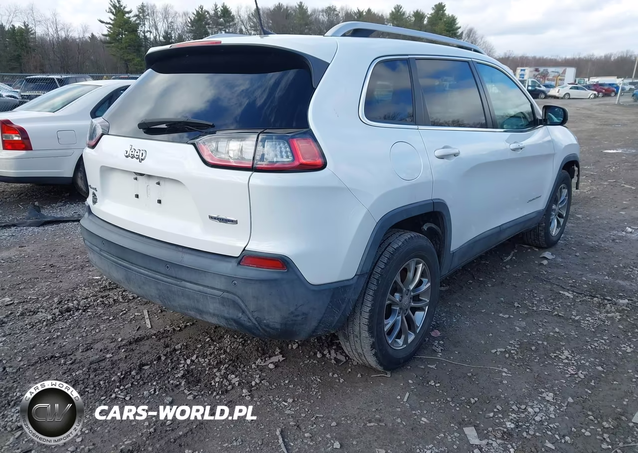 2019 Jeep Cherokee Latitude Plus 4X4 VIN:1C4PJMLB4KD295227 - 4
