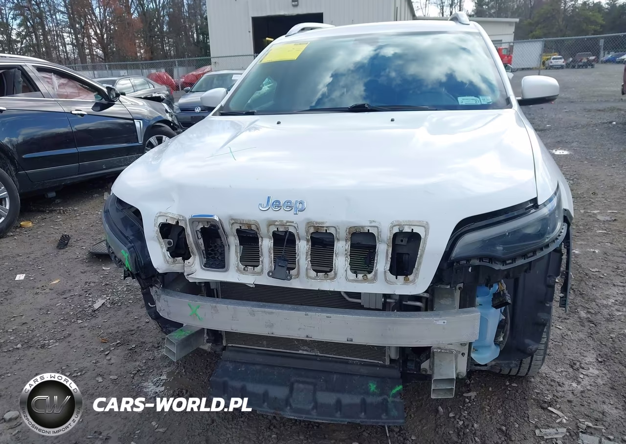 2019 Jeep Cherokee Latitude Plus 4X4 VIN:1C4PJMLB4KD295227 - 6
