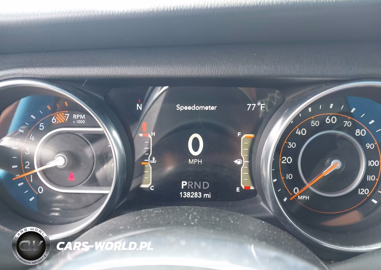 2020 Jeep Wrangler Unlimited Sahara 4X4 VIN:1C4HJXEN3LW106182 - 7