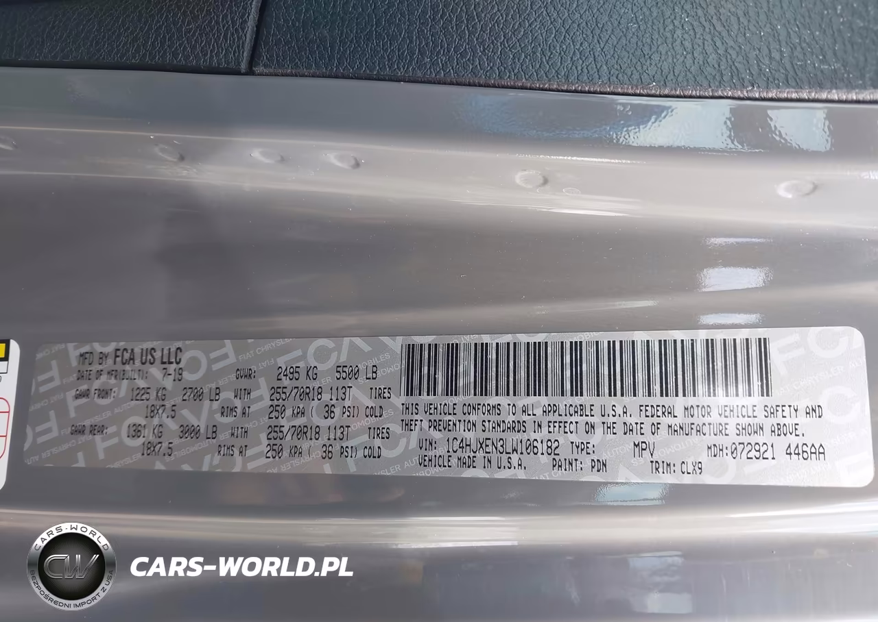 2020 Jeep Wrangler Unlimited Sahara 4X4 VIN:1C4HJXEN3LW106182 - 9