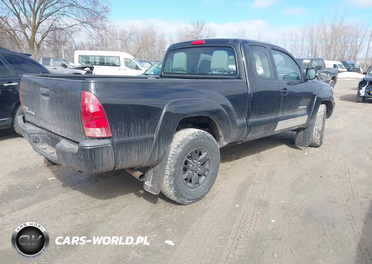 2014 Toyota Tacoma VIN:5TFUX4EN8EX027907 - 4