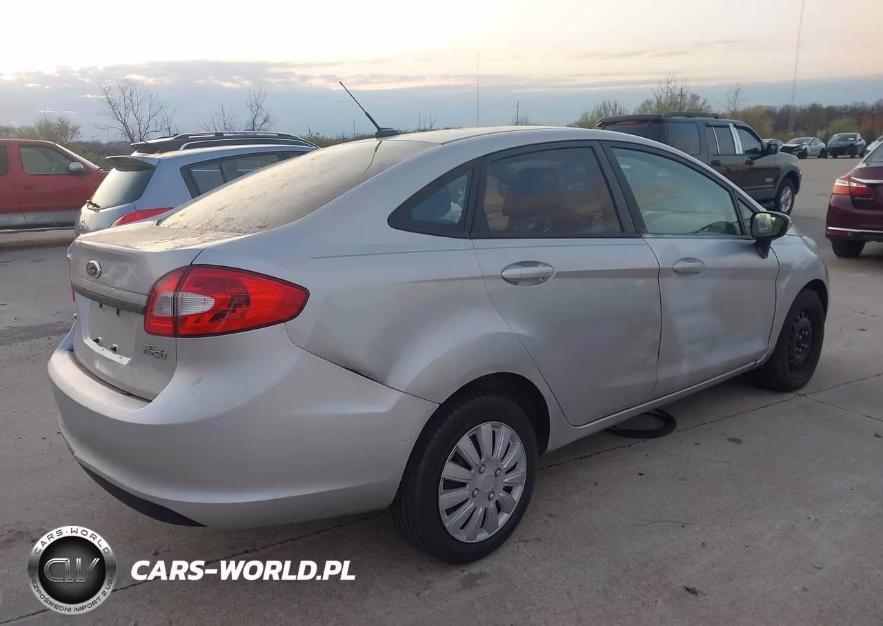 2013 Ford Fiesta Se VIN:3FADP4BJ0DM149284 - 4