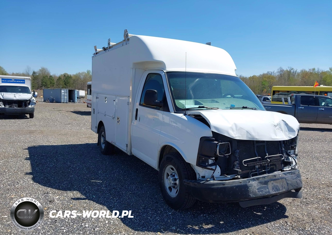 2013 Chevrolet Express Cutaway 3500