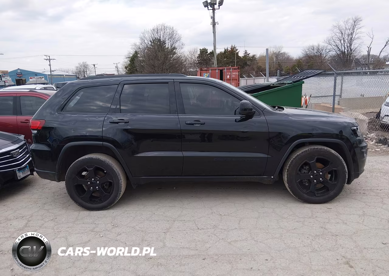2019 Jeep Grand Cherokee Upland 4X4 VIN:1C4RJFAG7KC624074 - 13