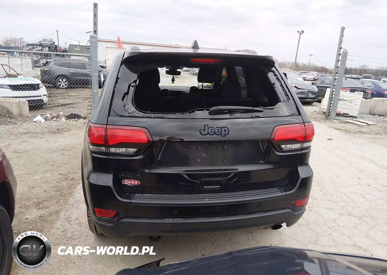 2019 Jeep Grand Cherokee Upland 4X4 VIN:1C4RJFAG7KC624074 - 16